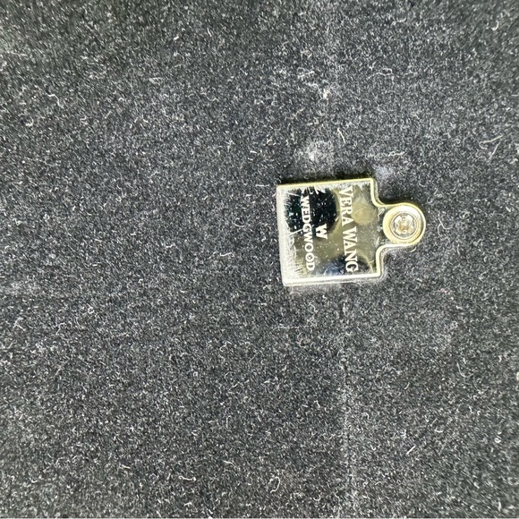 Vera Wang Wedgewood Black and Silver Picture Frame Holds 5 x 7 photo - Picture 4 of 5